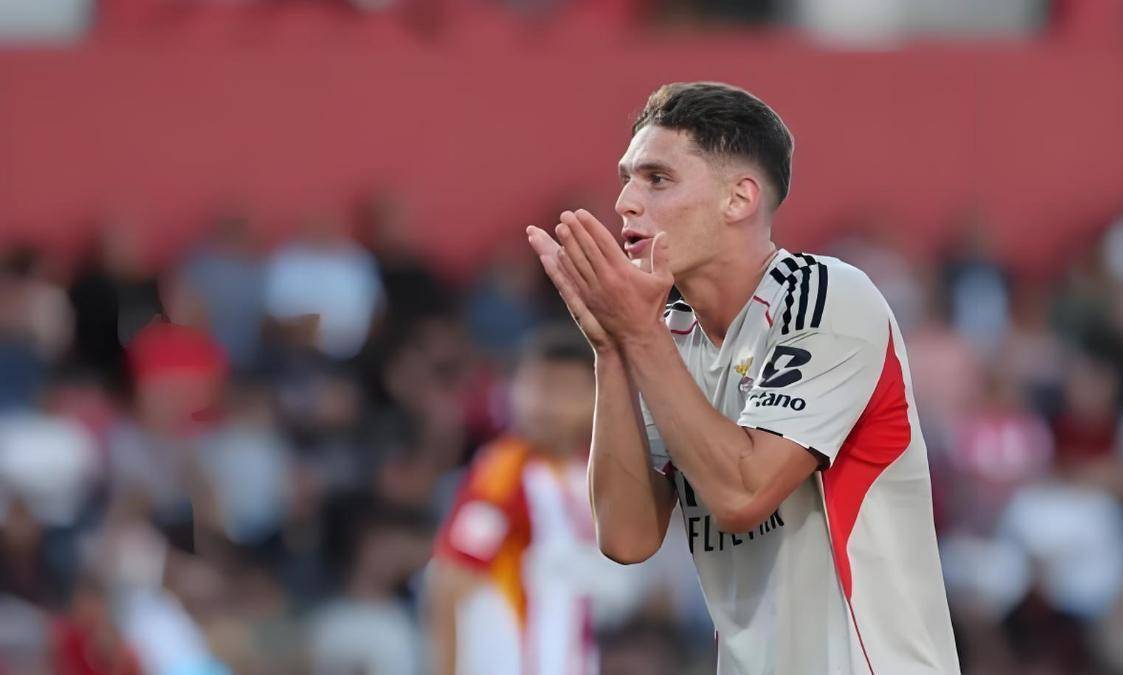 开元登录入口包含本菲卡发布备战花絮,赛前远射贴柱,英超任务艰巨,年轻球员得到机会的词条