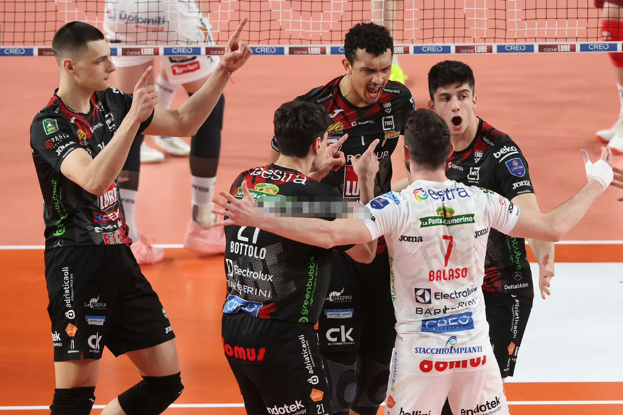 KY gaming阿斯顿维拉发布备战花絮，赛前调整名单，亚冠任务艰巨，年轻球员得到机会的简单介绍